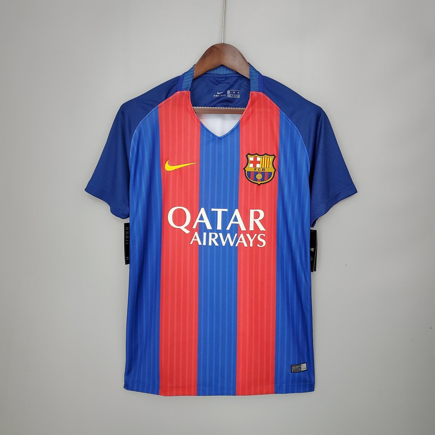 Camisa Barcelona Titular 16/17 - Versão Retrô
