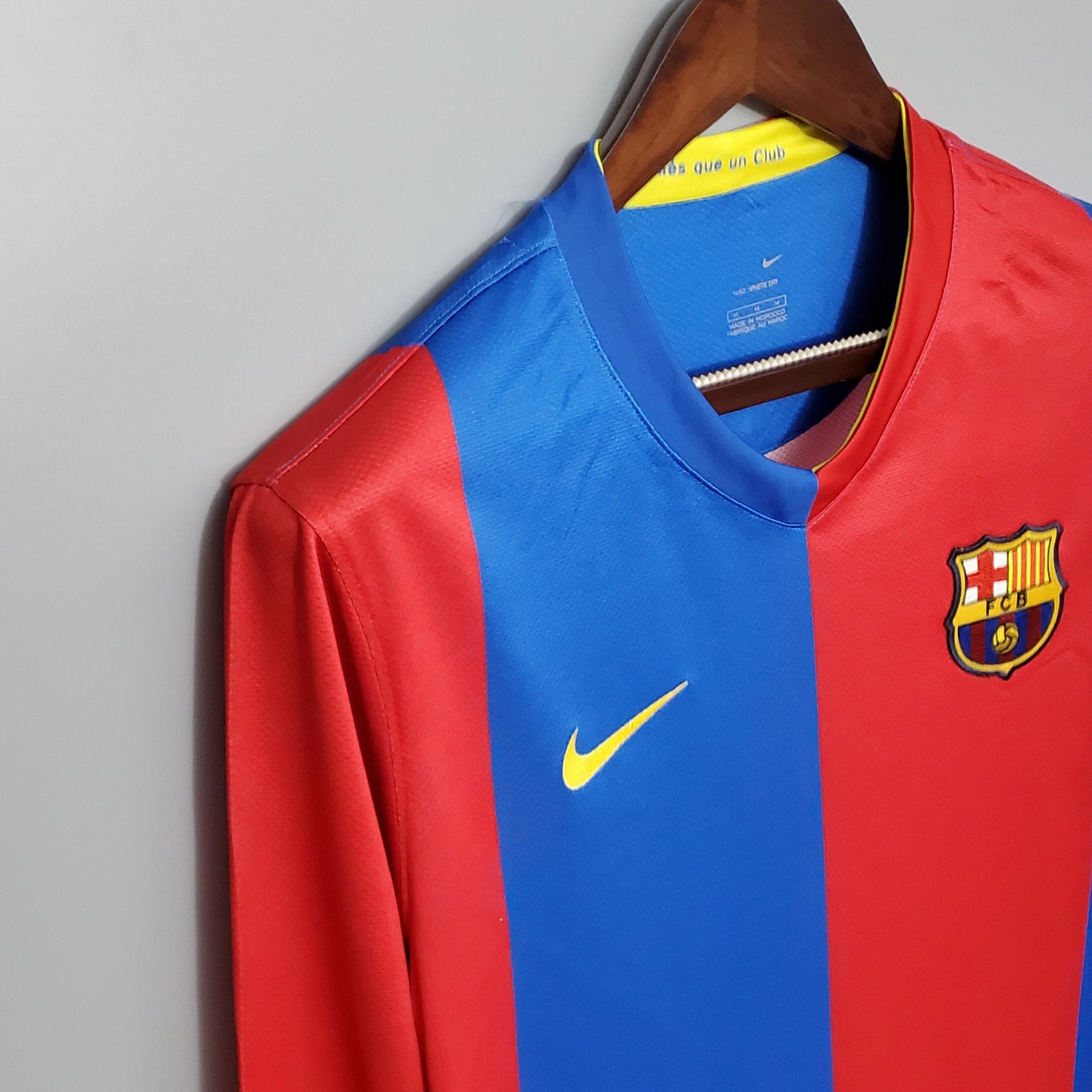 Camisa Barcelona Titular 06/07 - Versão Retrô Manga Comprida