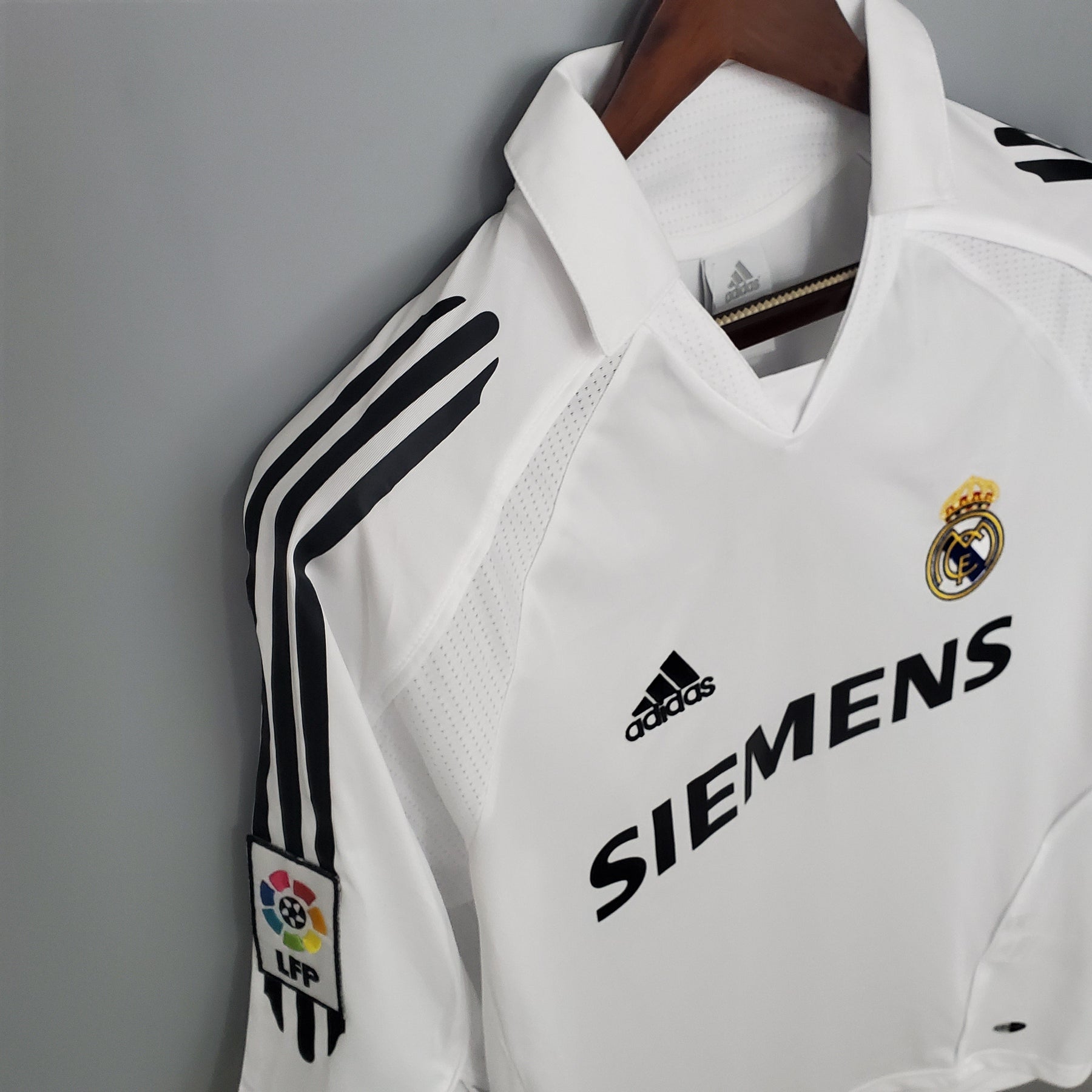 Camisa Real Madrid Titular 05/06 - Versão Retrô