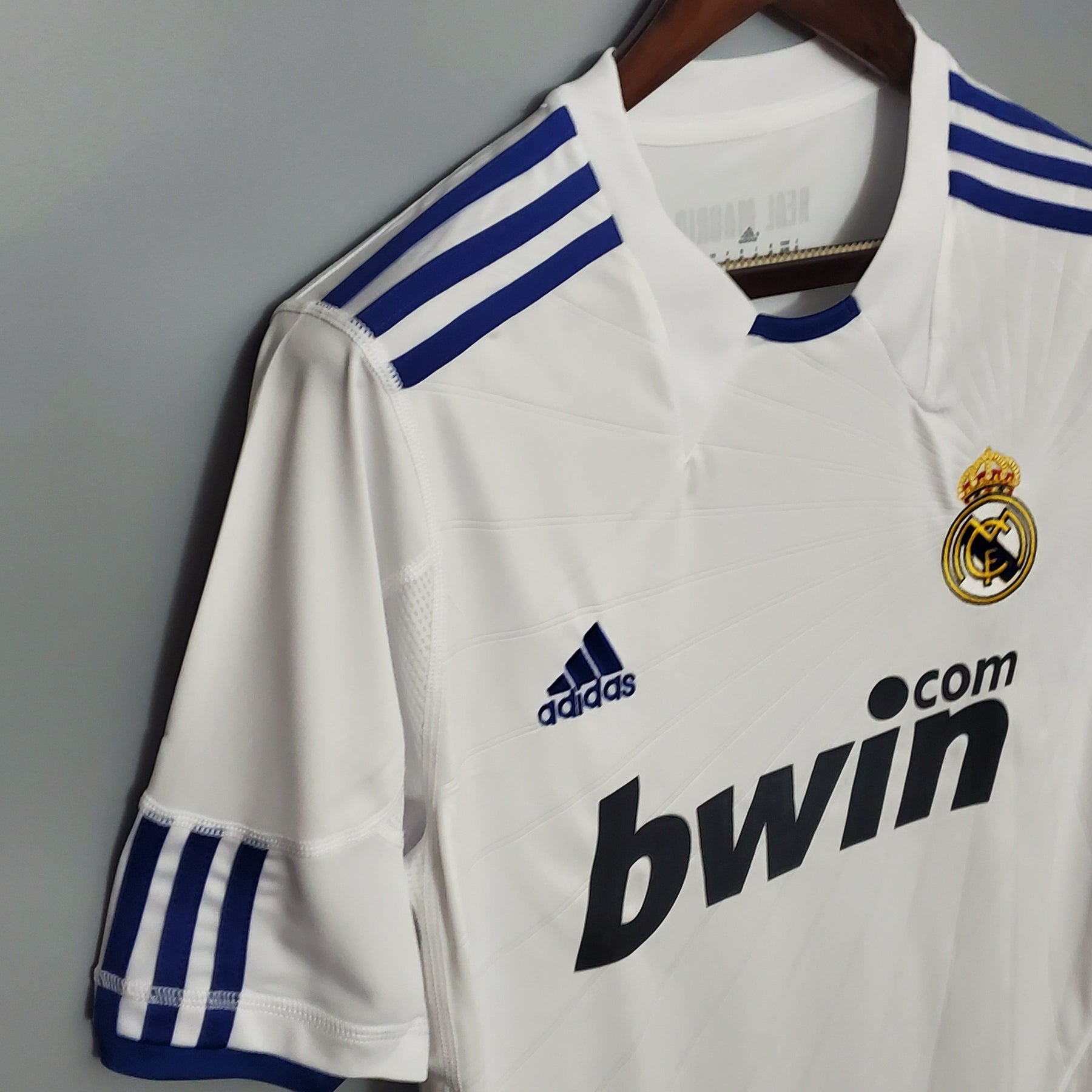 Camisa Real Madrid Titular 10/11 - Versão Retrô