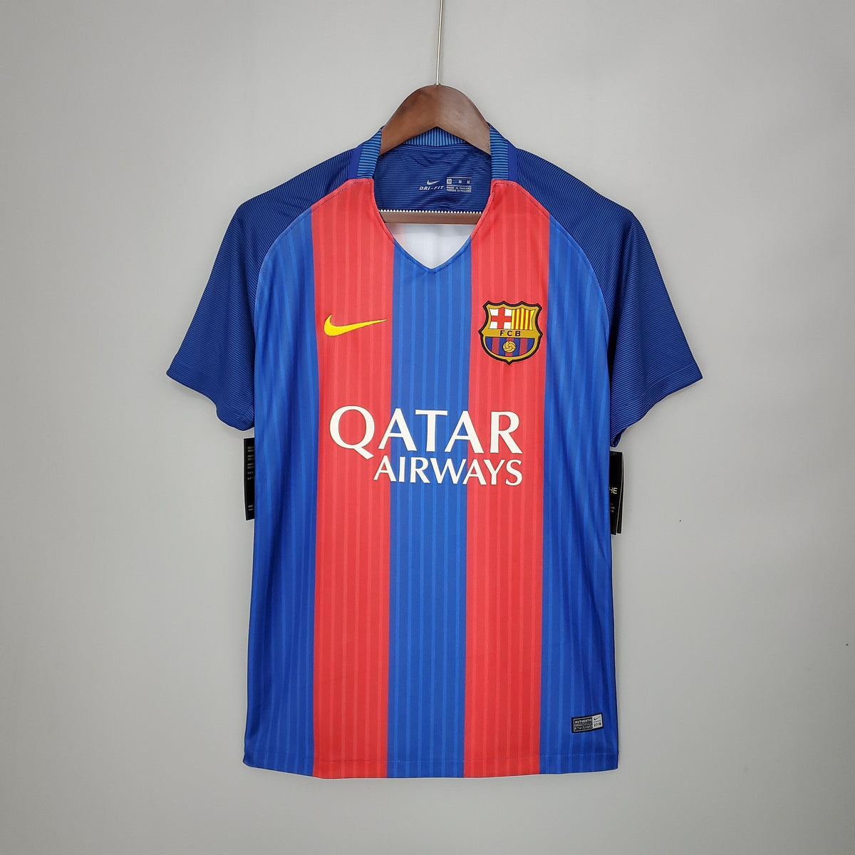 Camisa Barcelona Titular 16/17 - Versão Retrô