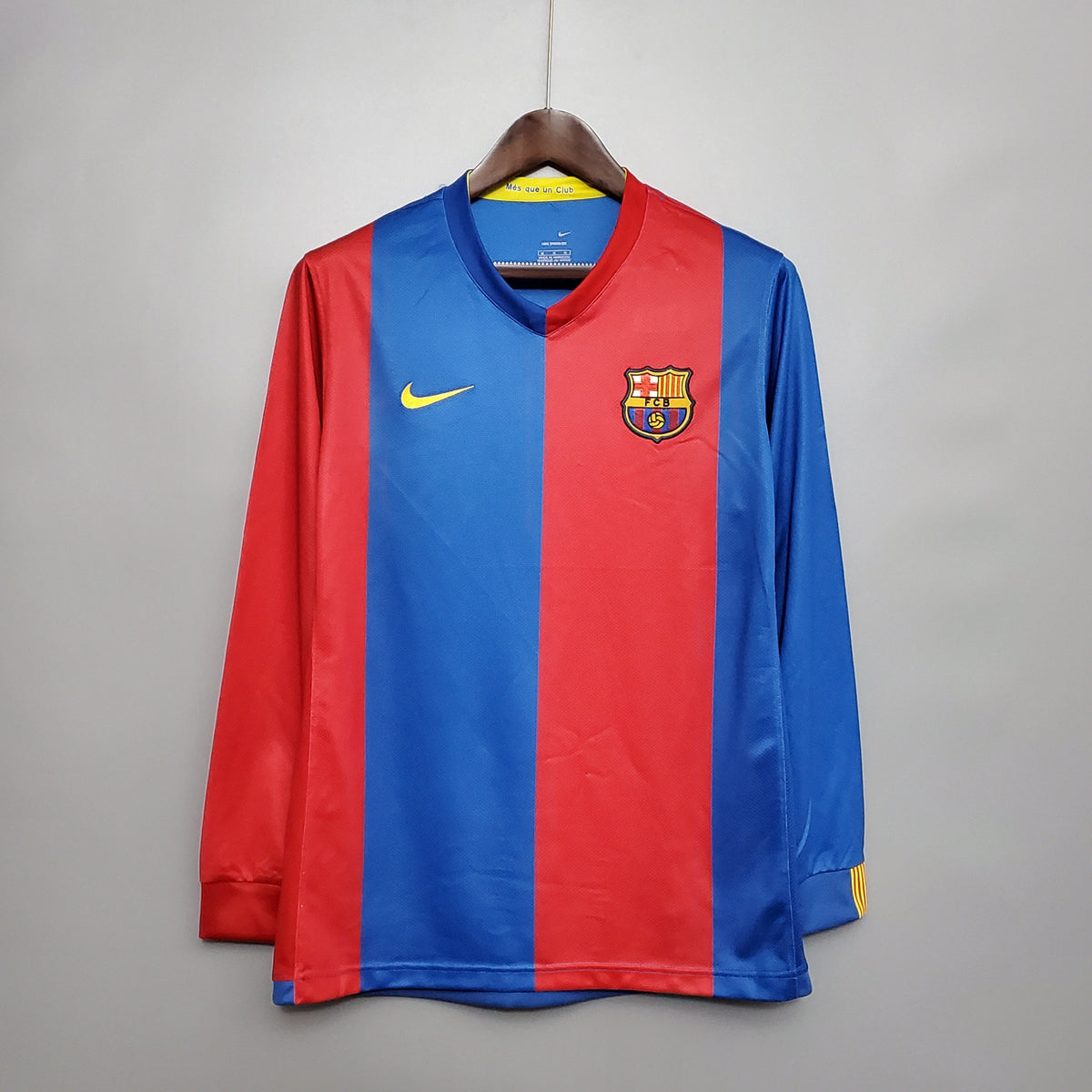 Camisa Barcelona Titular 06/07 - Versão Retrô Manga Comprida